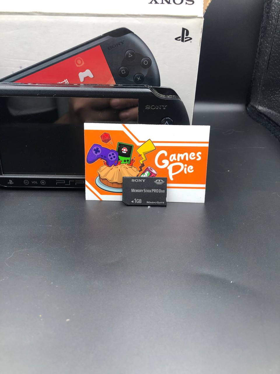 Sony PSP Street E1004, Boxata Charcoal Black con Memory Stick 1GB