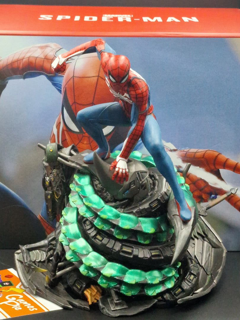 Marvel&